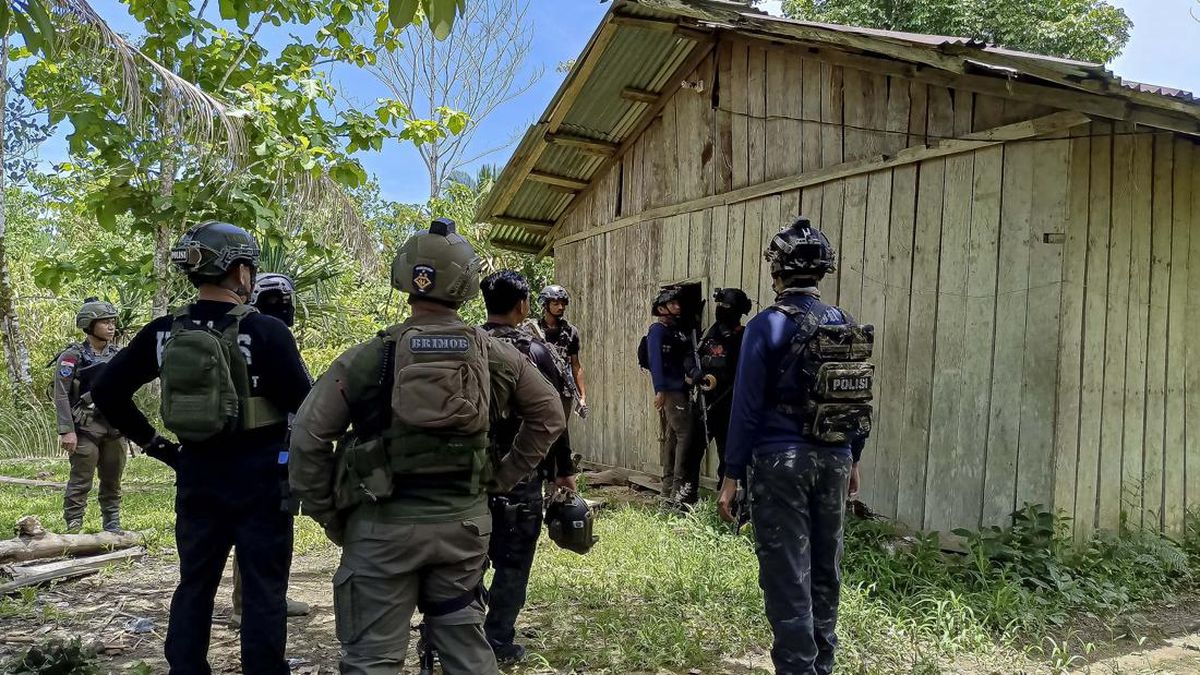 satgas-operasi-damai-cartenz-menangkap-philip-kobak-1773127771491_169