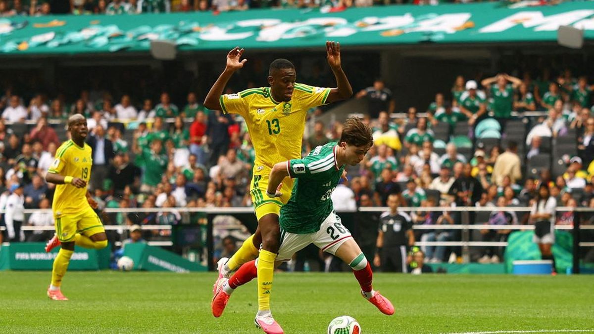 soccer-worldcup-mex-zaf-1781222358796_169