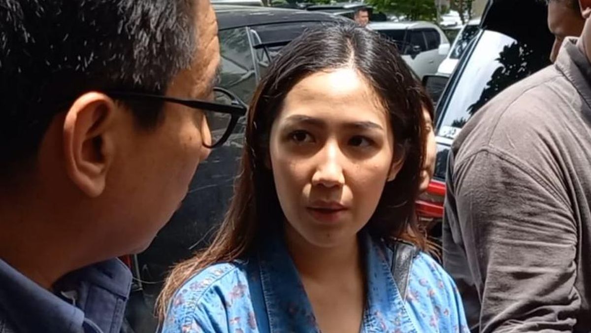 tamara-tyasmara-didampingi-kuasa-hukum-sandy-arifin-di-polda-metro-jaya_169