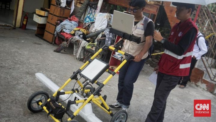 Latest Program: Tim UGM Deteksi Retakan Diduga Jalur Gas Pemicu Api Rumah Fia Sleman