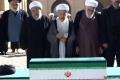 Visit Agenda: Momen 3 Putra Ayatollah Ali Khamenei Angkat Peti Jenazah Sang Ayah