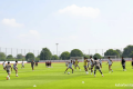 Aston Villa Latihan di Bawah Terik Matahari Jakarta, Suhu 33 Derajat