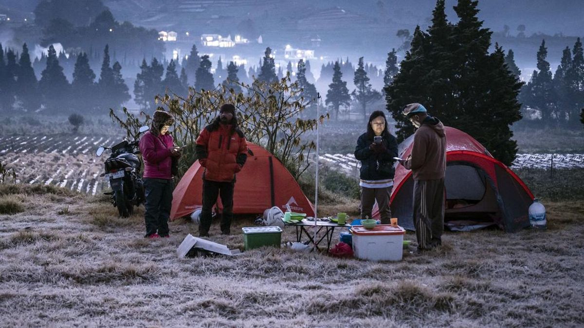 fenomena-embun-beku-di-dataran-tinggi-dieng-1783837478352_169