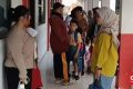Important Visit: Ortu Siswa Rebutan Bangku Depan di Hari Pertama Sekolah Tangerang