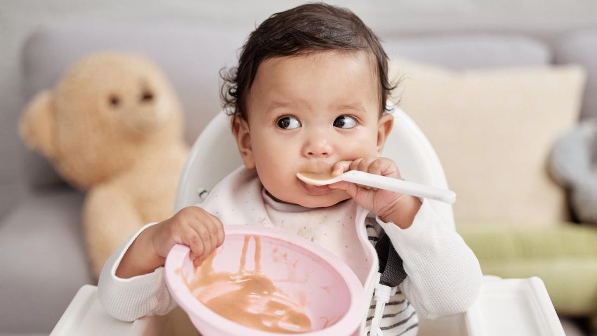 ilustrasi-balita-lagi-makan-1750650859237_169
