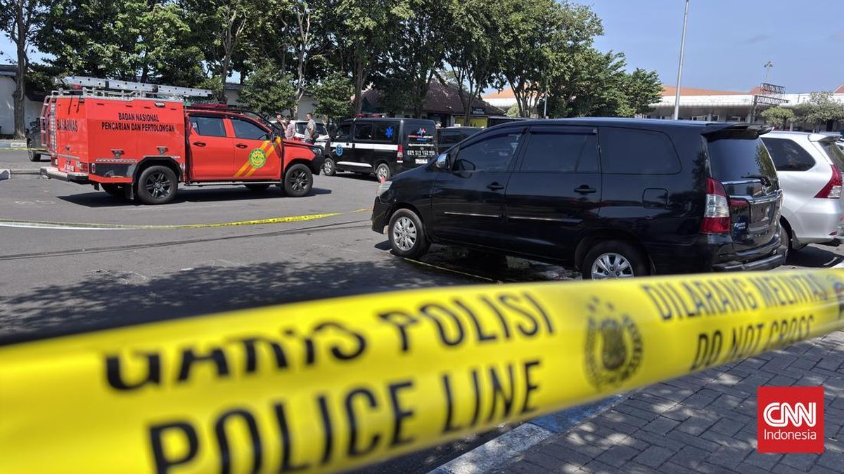 mobil-lokasi-penemuan-jenazah-di-bandara-juanda-1782290611087_169
