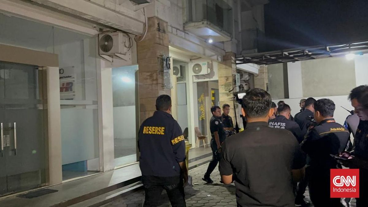 polisi-menggeledah-bangunan-di-cipete-1783614493314_169