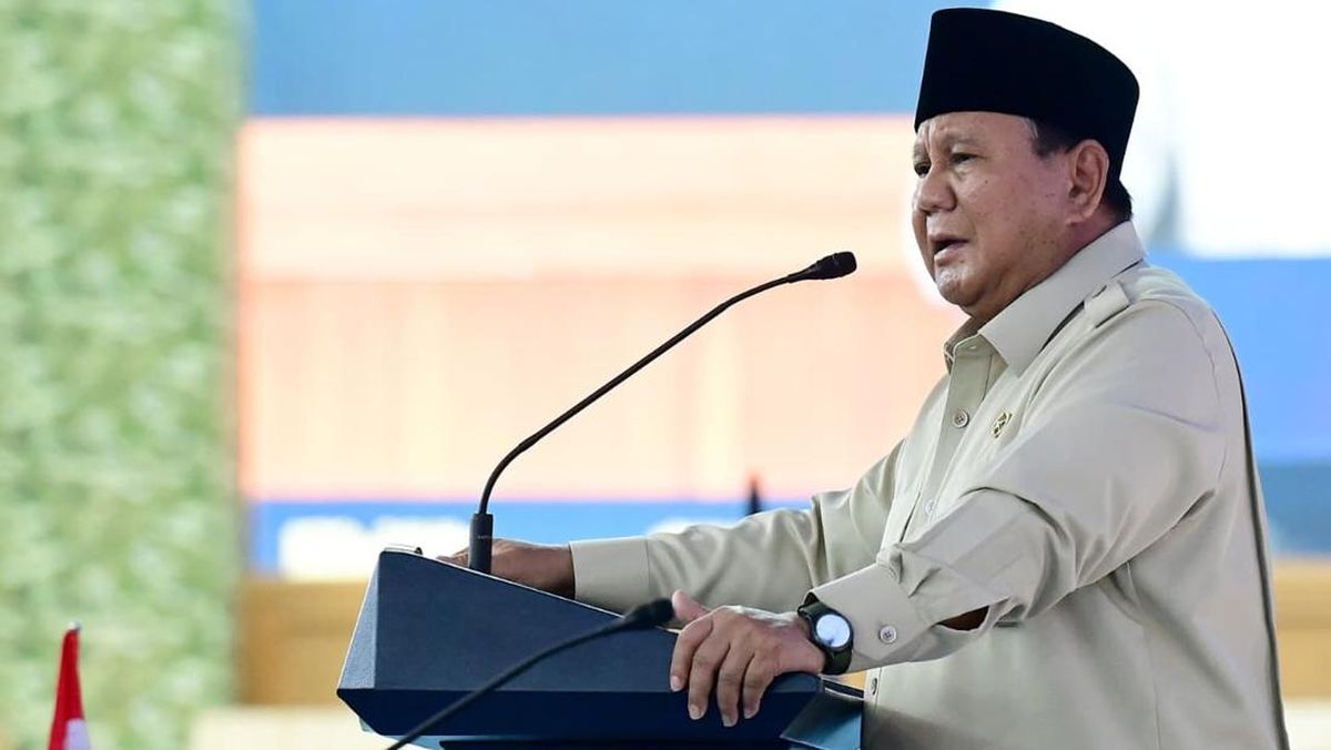 prabowo-beri-taklimat-ke-1095-perwira-siswa-tni-polri-1779707734234_169
