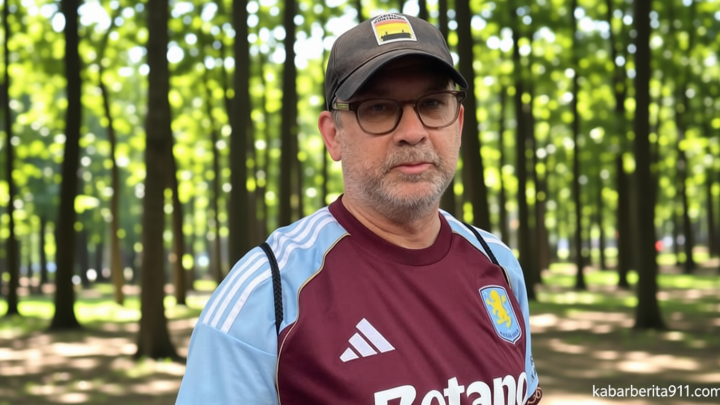 Suporter Fanatik Aston Villa Lintas Benua Tumpah di GBK