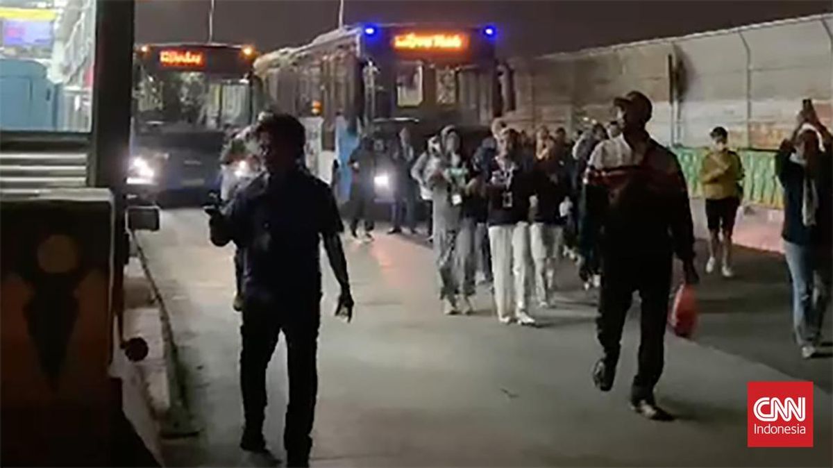 dampak-bus-transjakarta-mogok-di-jalur-langit-1786540279338_169