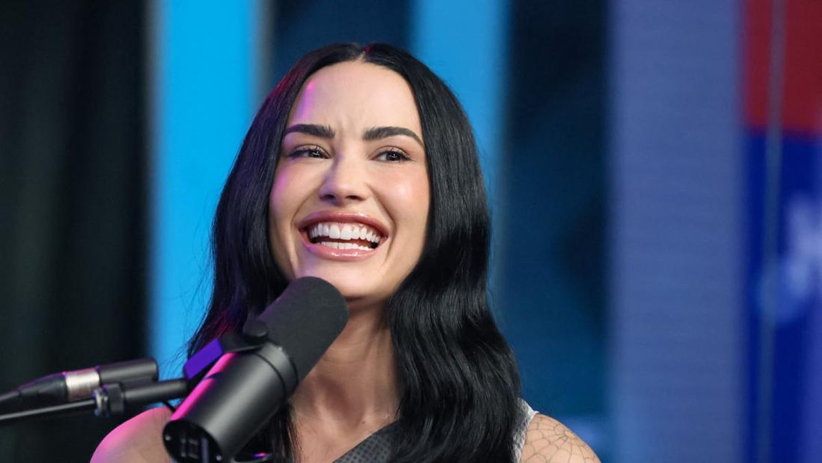 demi-lovato-1782300307219_169