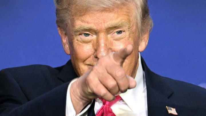 Trump Mau Klaim Selat Hormuz Jadi Wilayah AS