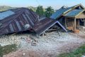 Kepanikan Gempa NTT: Tiang Listrik Tumbang, Lantai Rumah Terbelah