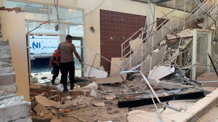 Evakuasi Korban Gempa M7 NTT Terus Berlangsung, Polisi Bantu Pendataan