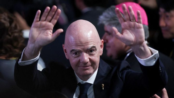 Orang Dekat Trump Dukung Infantino: Ini Soal Politik, Mereka Cuma Iri