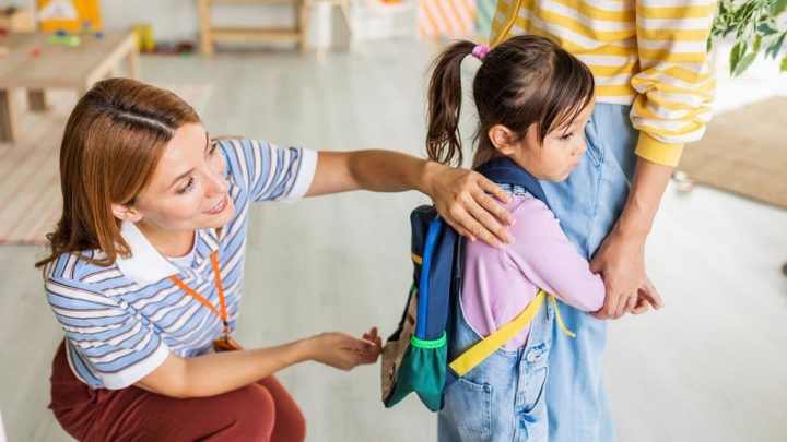 Jangan Dilakukan, 10 Kebiasaan Orang Tua Ini bisa Bikin Anak Minder