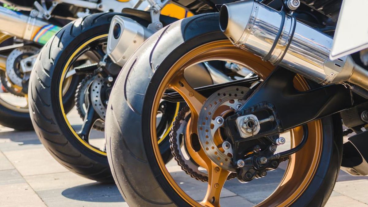 ilustrasi-ban-motor_169