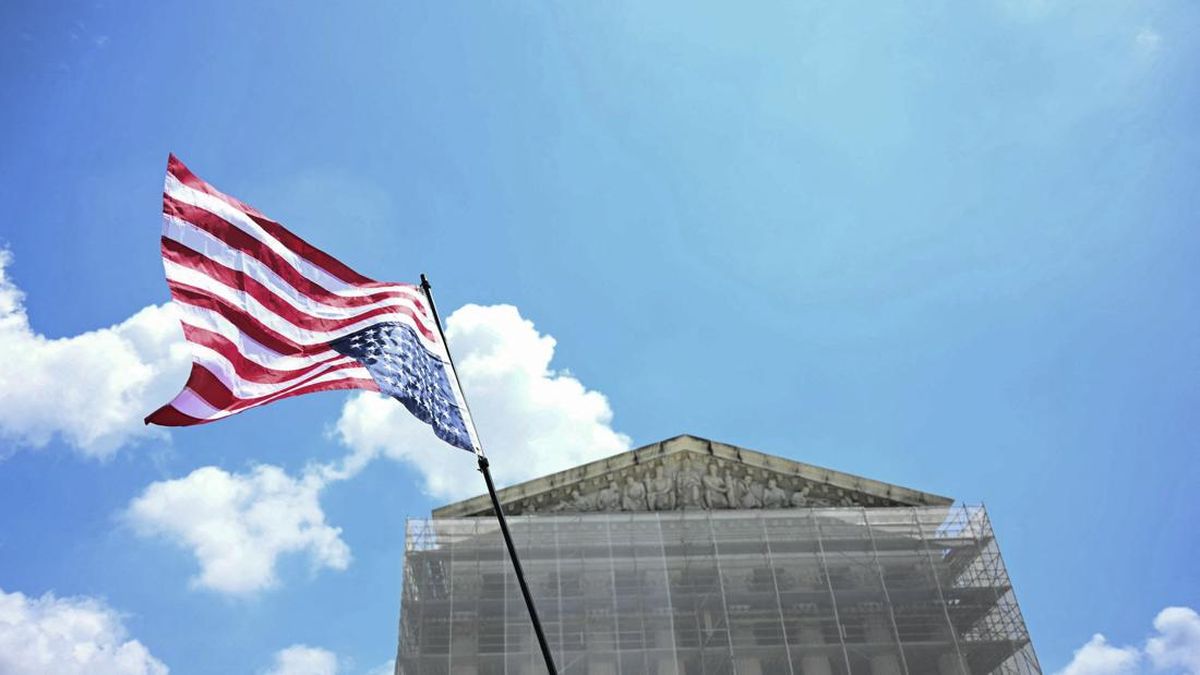 ilustrasi-bendera-amerika-1747462907616_169