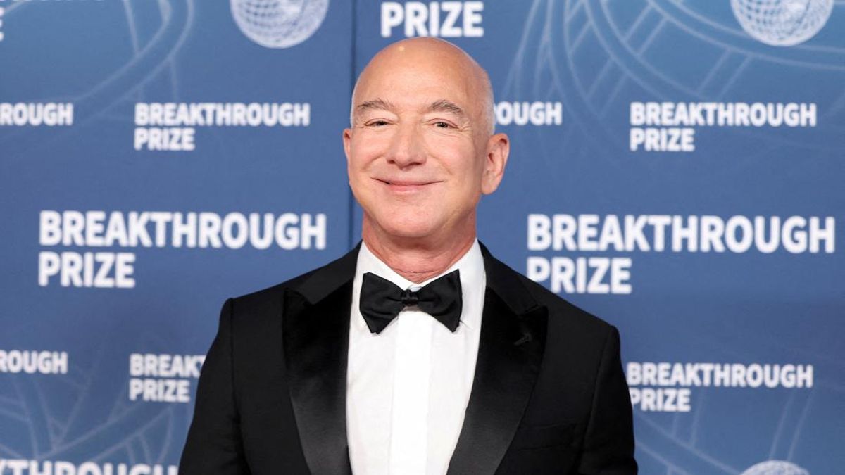 jeff-bezos-1786406545914_169