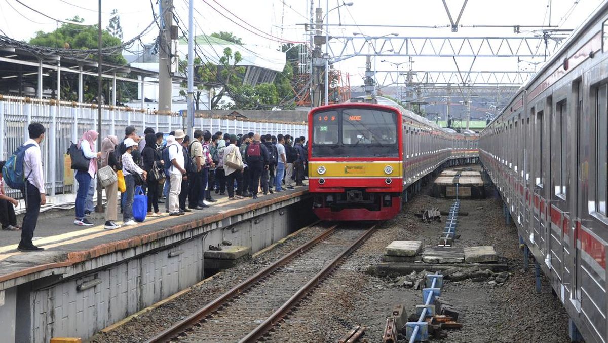 jumlah-penumpang-krl-commuter-line-di-stasiun-bogor-2_169