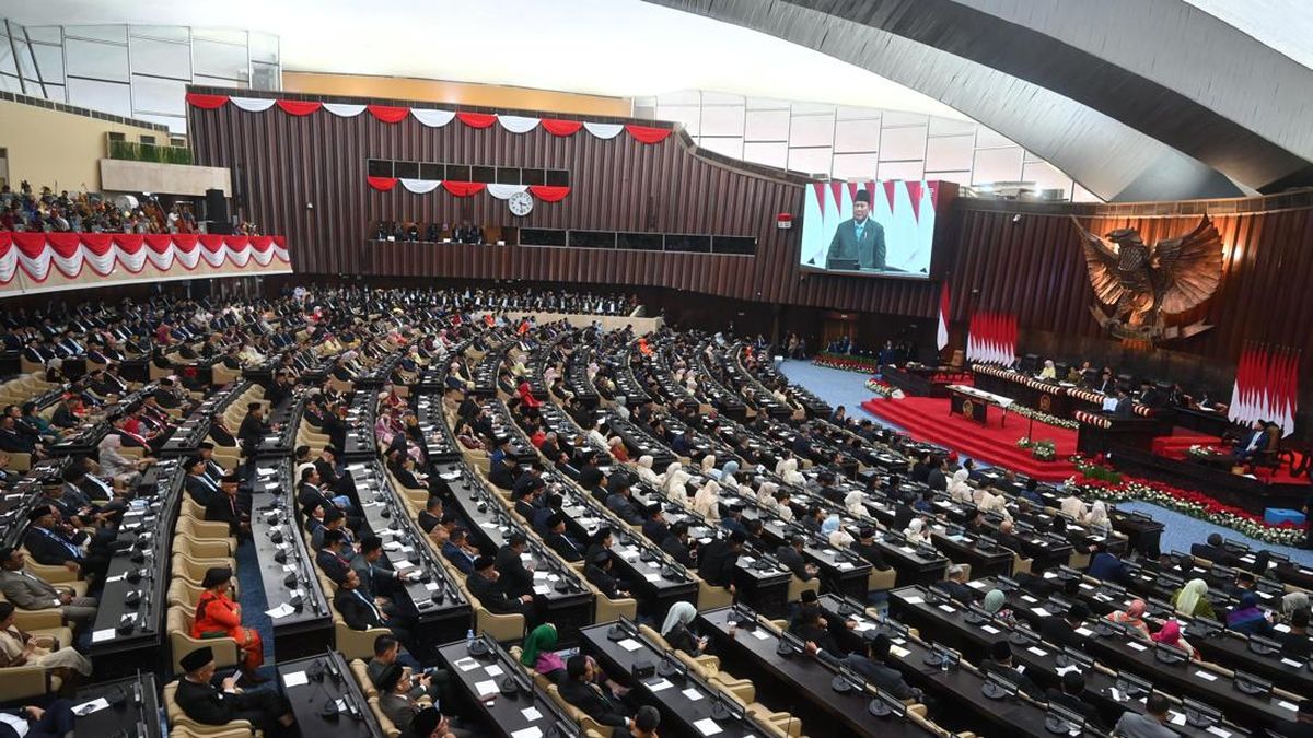 ketua-dpr-puan-maharani-membuka-rapat-paripurna-1786697862979_169