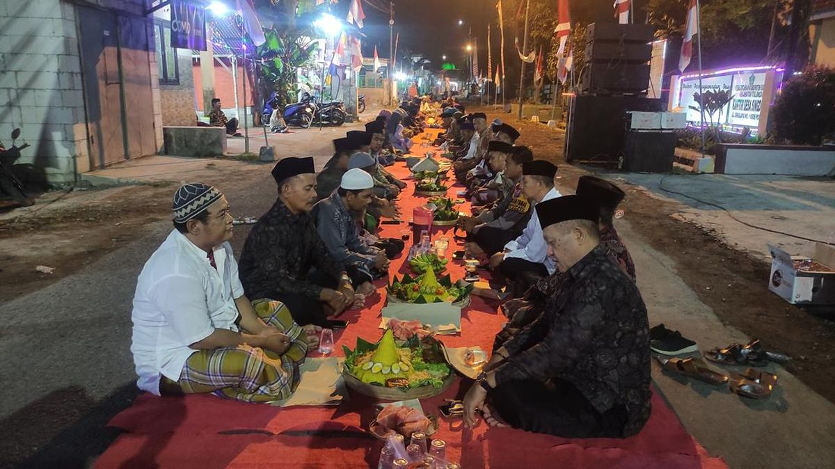 malam-tirakatan-17-agustus-1785979228647_169-4