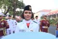 Neeltje Deliana Pembawa Baki Upacara Penurunan Bendera HUT ke-81 RI