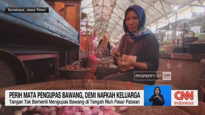 VIDEO: Perih Mata Pengupas Bawang, Demi Nafkah Keluarga