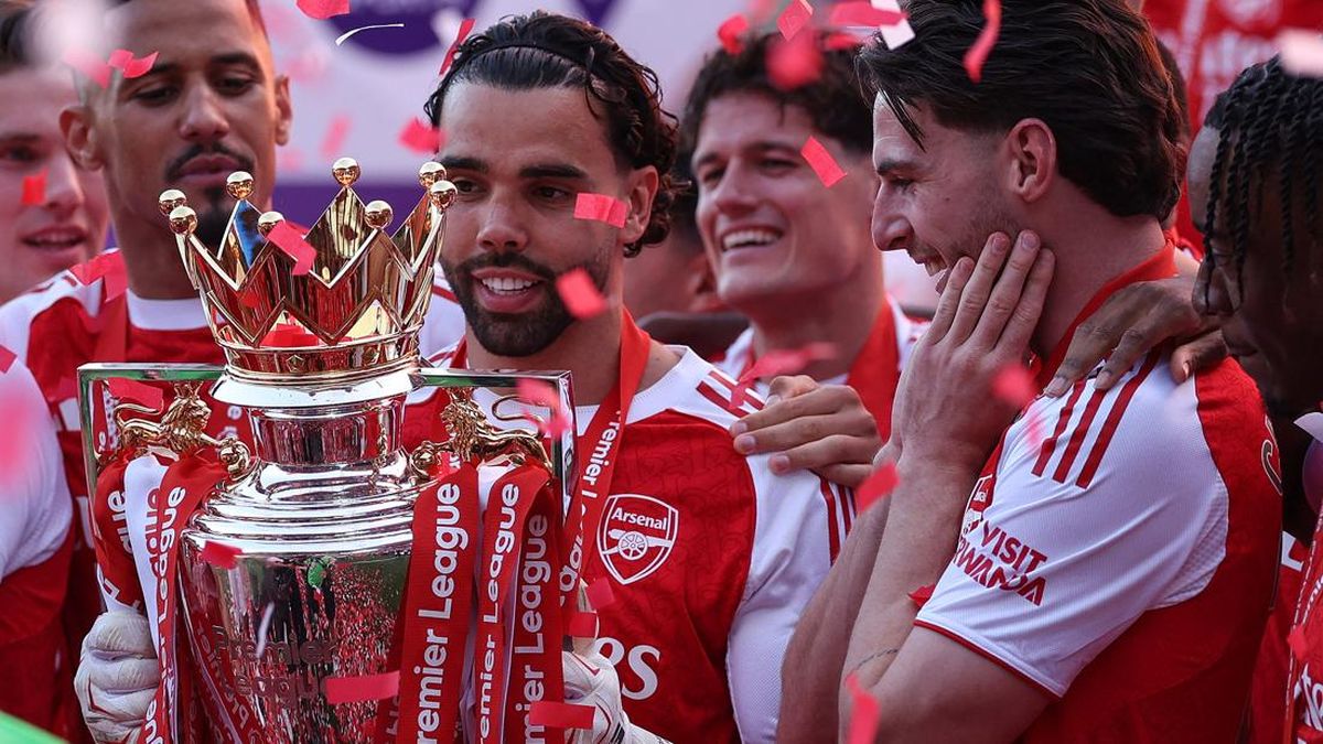 pesta-arsenal-juara-liga-inggris-1779669414328_169