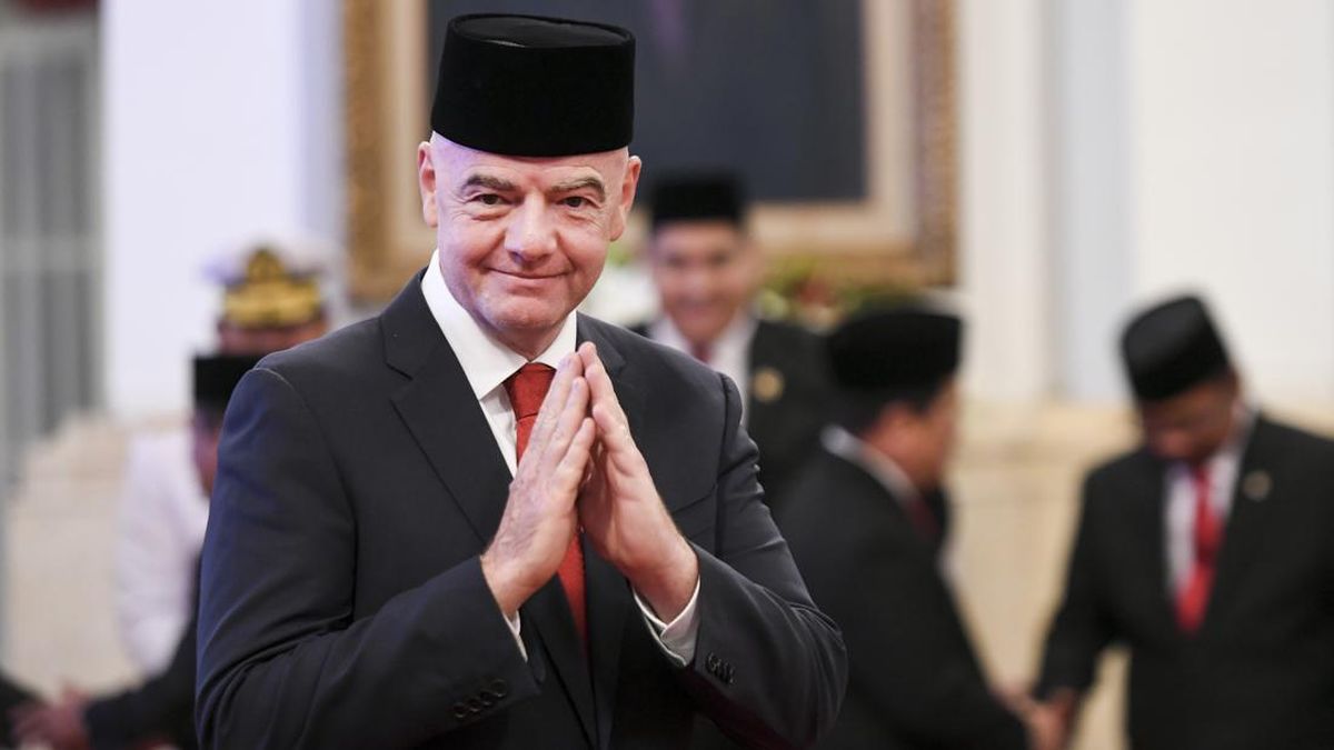presiden-fifa-terima-tanda-bintang-jasa-3_169