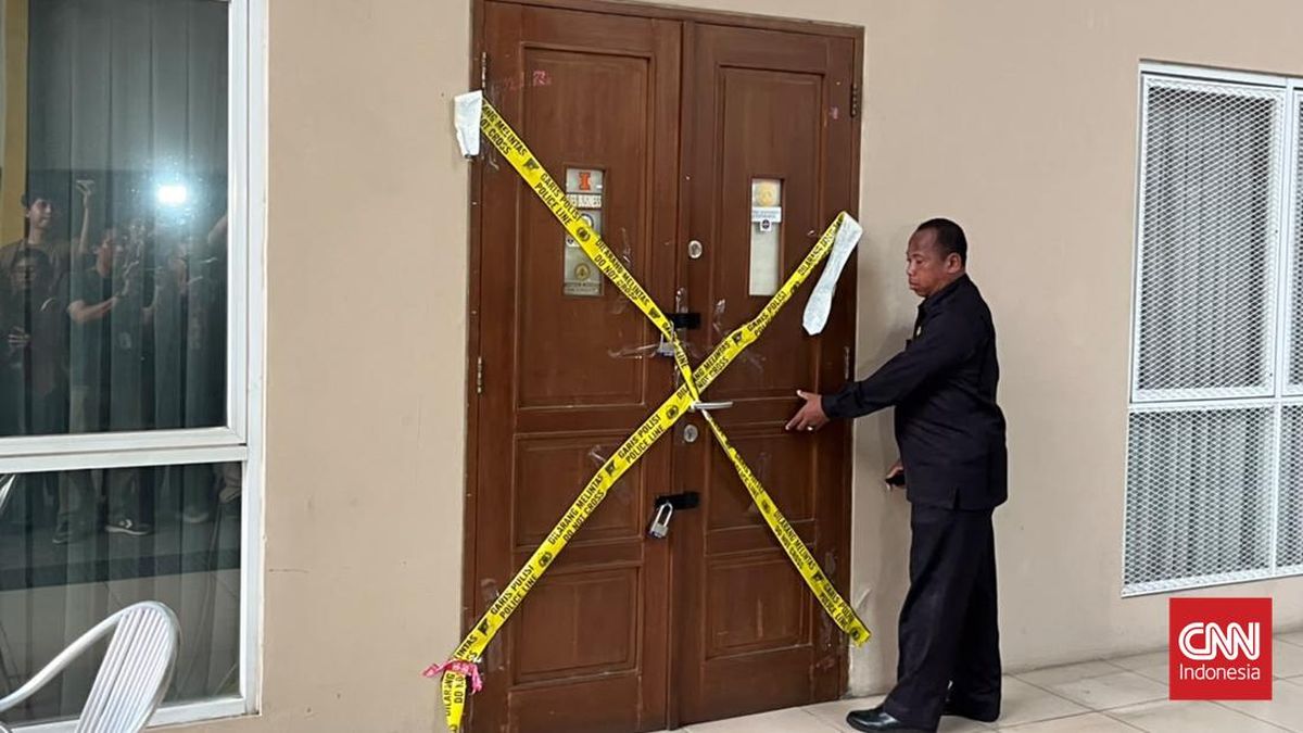 ratusan-senjata-di-yayasan-sekolah-jaksel-1786100090384_169