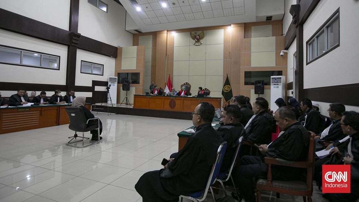 sidang-perdana-dokter-tifa-1782970618057_169