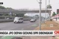 VIDEO: Tangga JPO Depan Gedung DPR Dibongkar