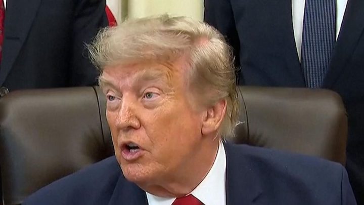 Media Iran Cemooh Trump Pindah Pesawat Pakai Truk Katering