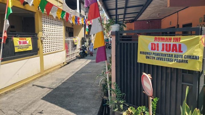 Alasan Warga di Cimahi Pasang Plang ‘Rumah Dijual’ Serentak