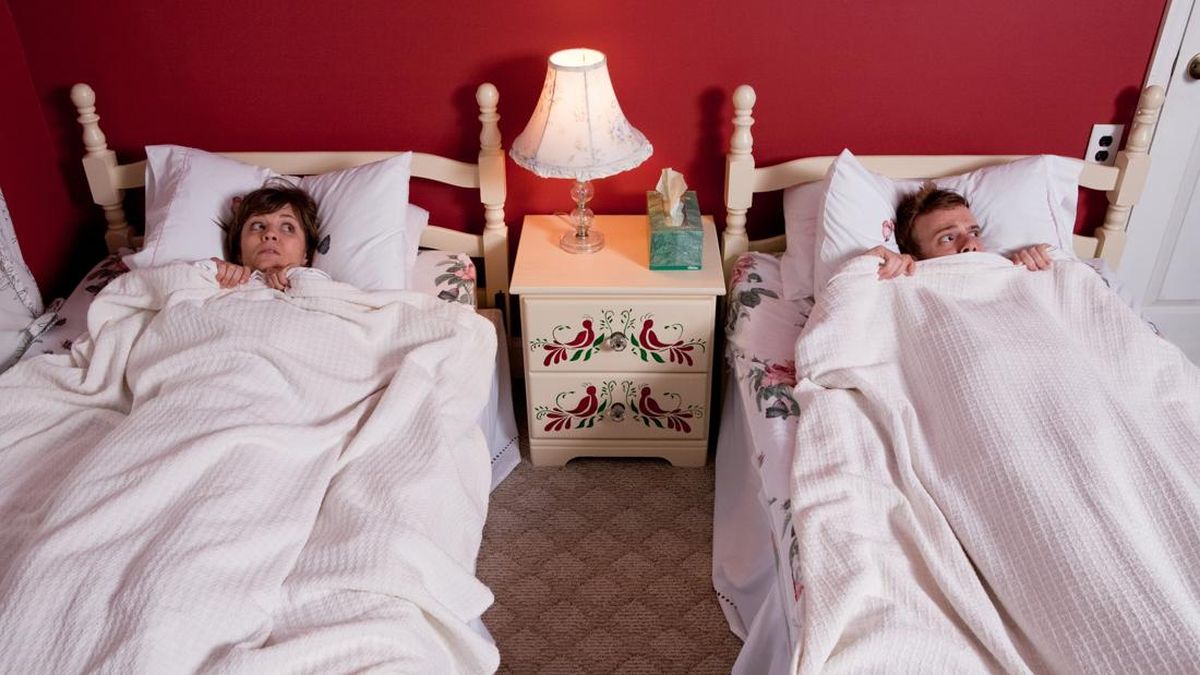 ilustrasi-pasangan-tidur-terpisah-sleep-divorce-1788250977388_169