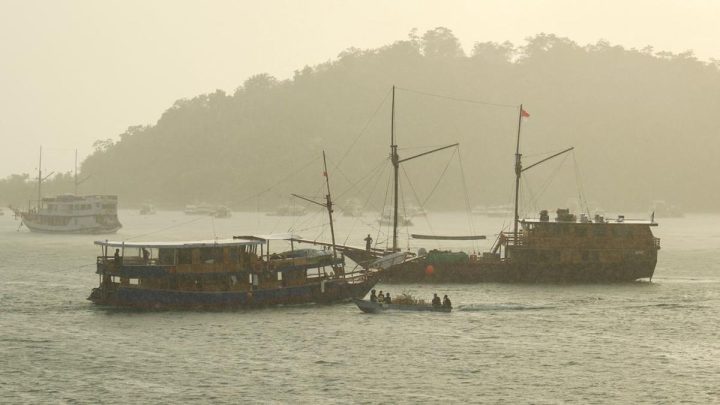 Waspadai Gelombang Tinggi, KSOP Labuan Bajo Tutup Pelayaran TN Komodo