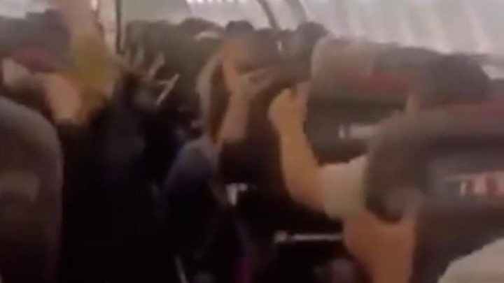 detik Mencekam Boeing 737 saat Kehilangan Roda Pendaratan
